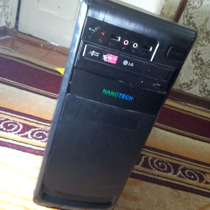 Харошый комп ,в одном месте одна не заметная мятина можем договорится