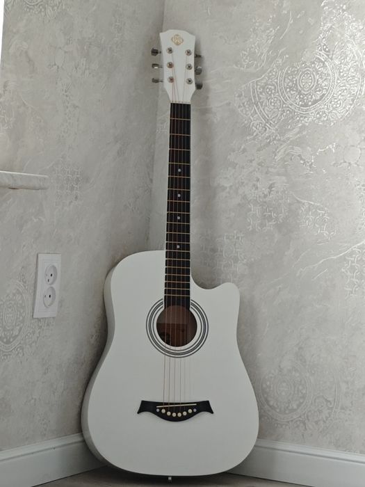 Продаеться гитара 38 дюймовая