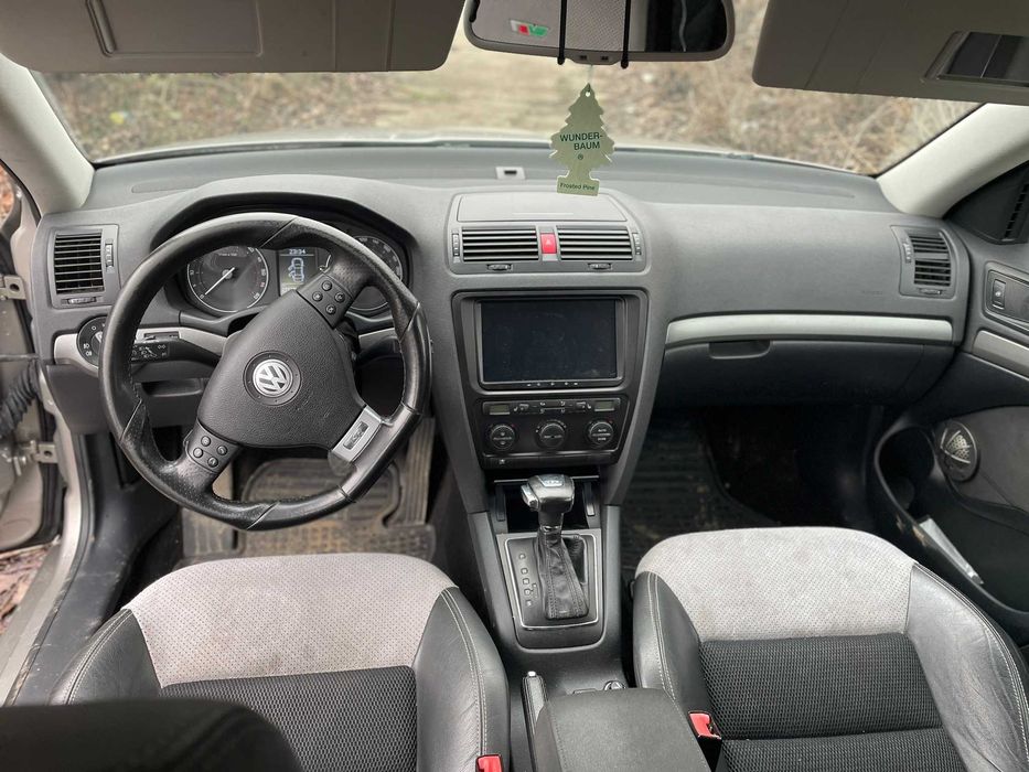 Plansa Bord Skoda Octavia 2 2004 - 2012 Volan Stanga Europa