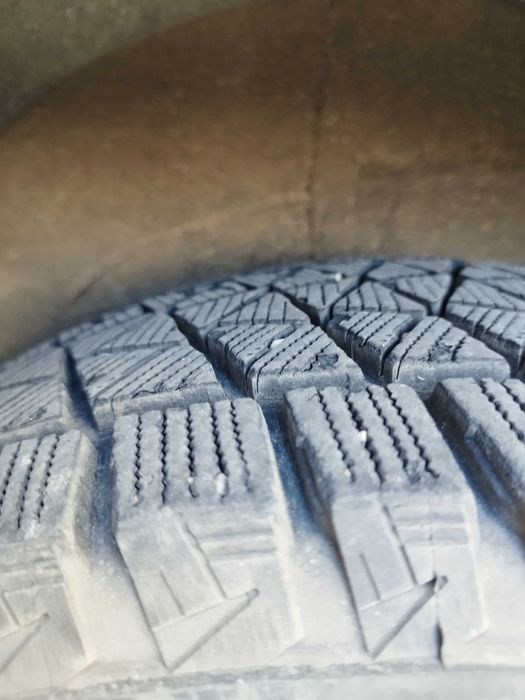 Зимни Гуми Bridgestone blizzak dm-v2 225/65/R17