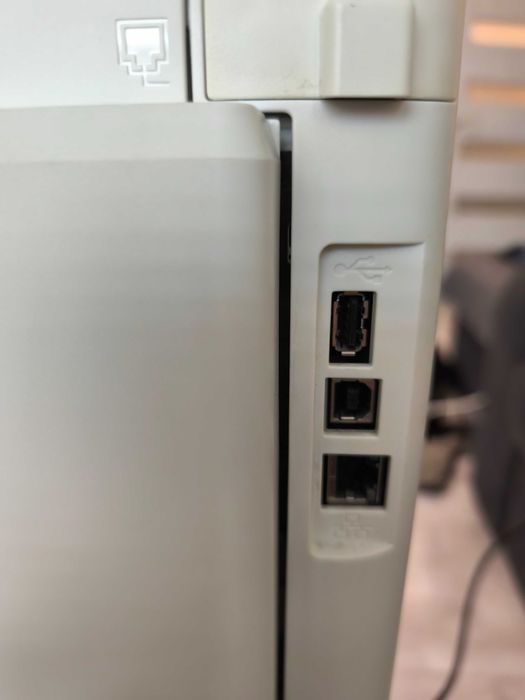 Продавам мултифункционално лазарно устройств HP Color Jet Pro MEP M477