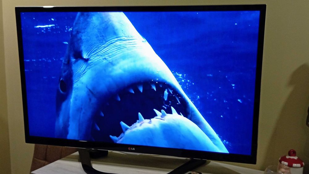 Продавам 42 инча SMART TV LG 42 LA640S -ZA,Full HD,3D