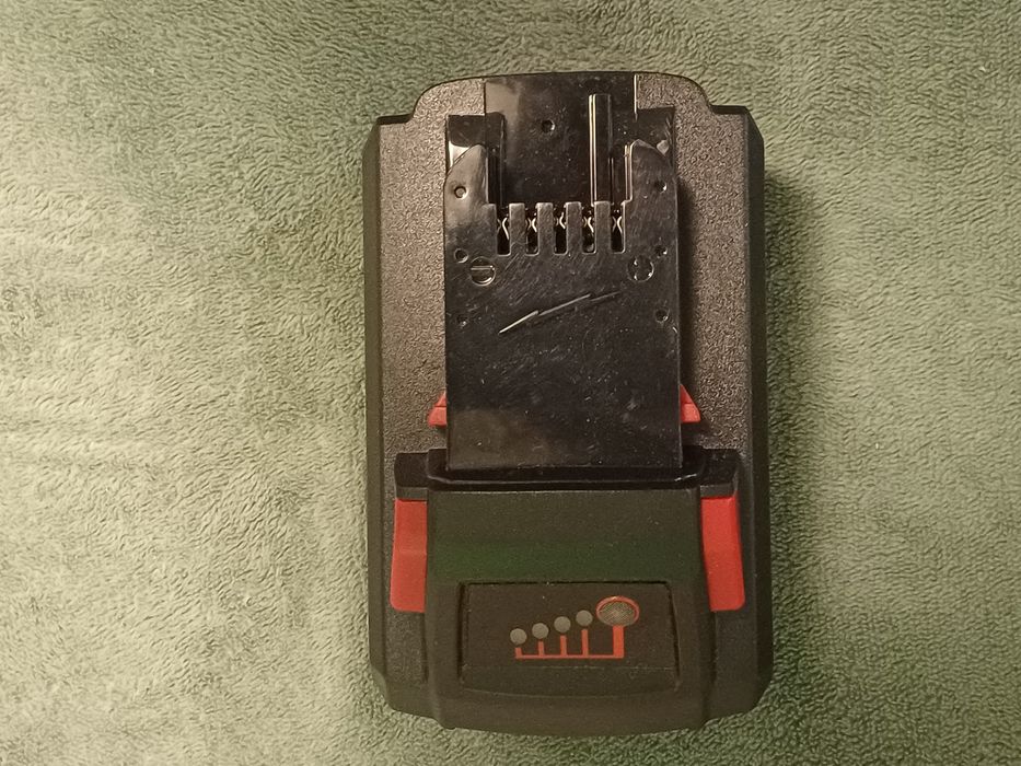 Baterie Milwaukee m18  18v  8A cu celule Samsung. NOI