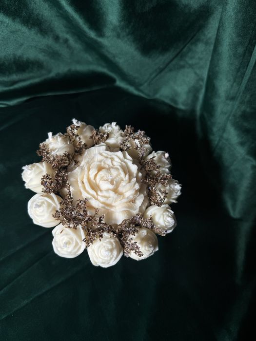 Flori din ceară naturală de soia – parfumate și rezistente