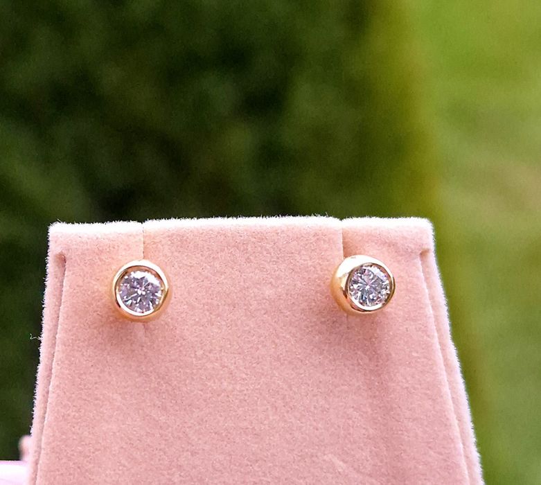 Cercei din aur de 18K cu diamante naturale