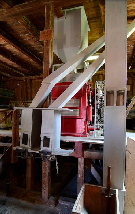 Casă și spațiu comercial Cuci, cu suprafața utilă de 144 mp