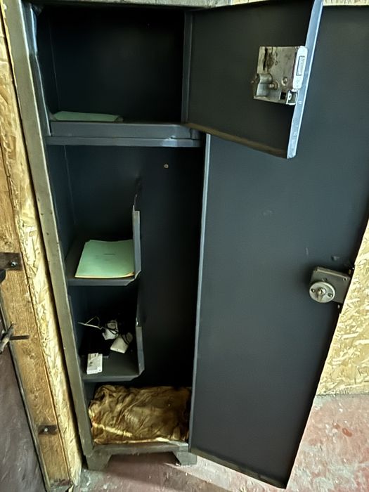 Продам сейф под винт