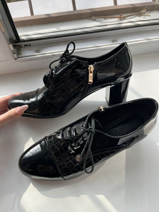 Туфли на каблуке