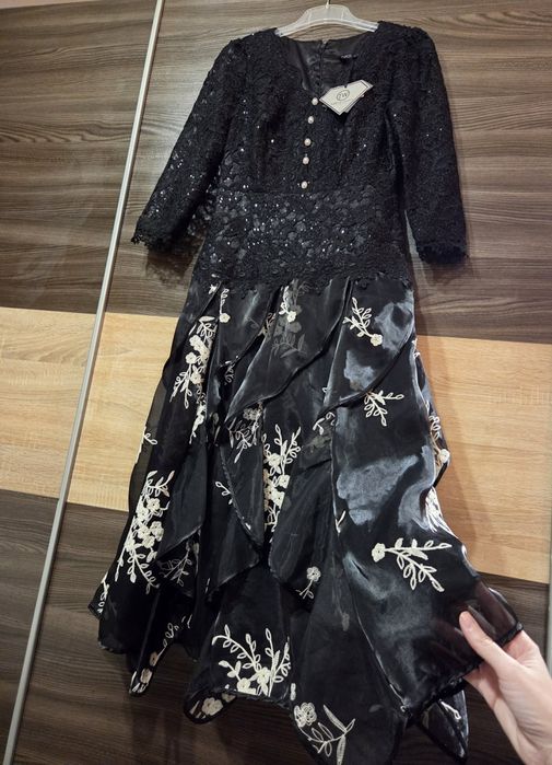 Красива дамска рокля