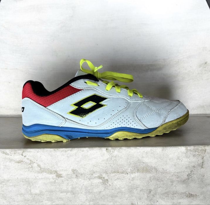 Adidasi fotbal Lotto