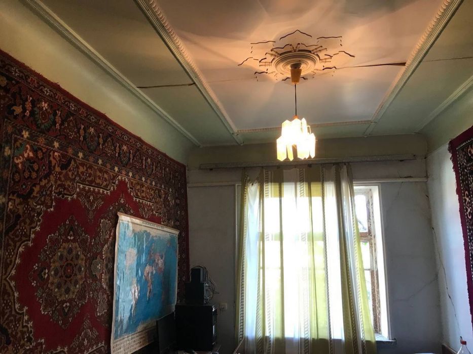 Qibray tumani Qirgizovul Shaffof mahalasida uy sotiladi