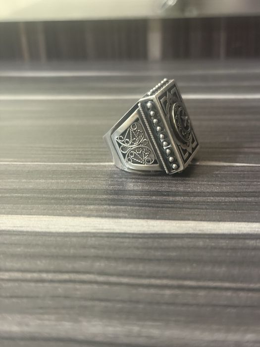 Продам серебряное кольцо