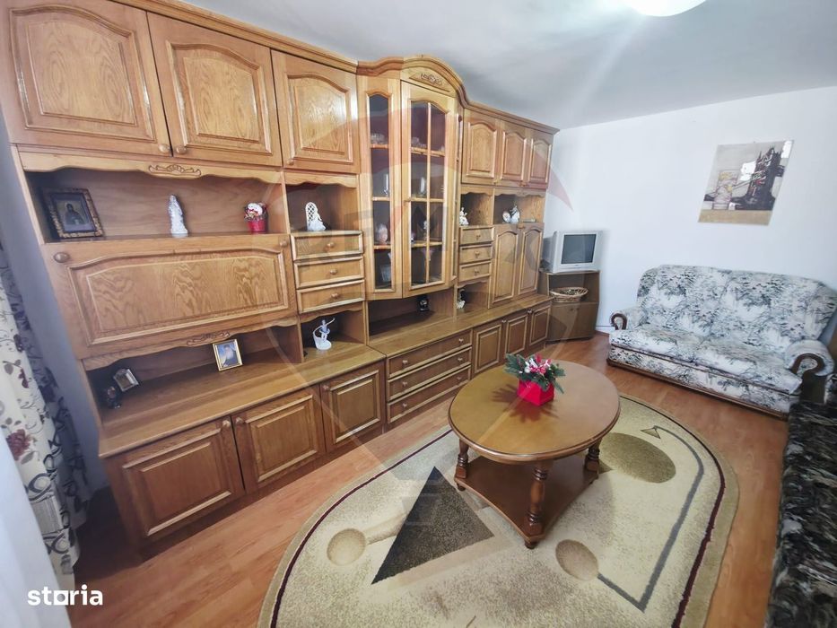 Apartament cu 2 camere de închiriat în zona Central
