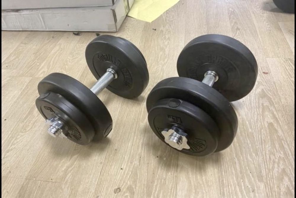 Gantere reglabile noi de 10 kg buc-10+10=20 kg Pret promo 200 ron setu