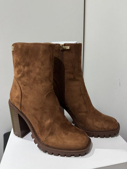 Велурени дамски боти