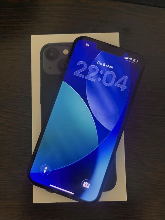 Продам IPhone 13 blue