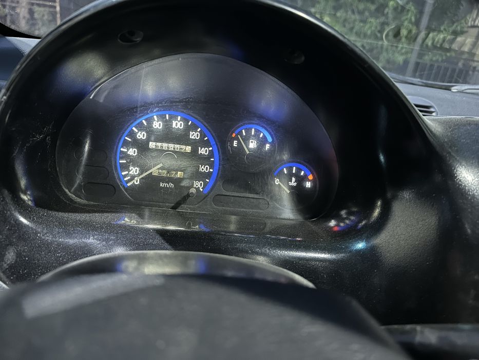 Matiz 2002 yil metan bor sotiladi