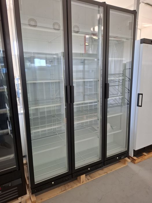 Вертикална хладилна витрина UGUR UCOOL