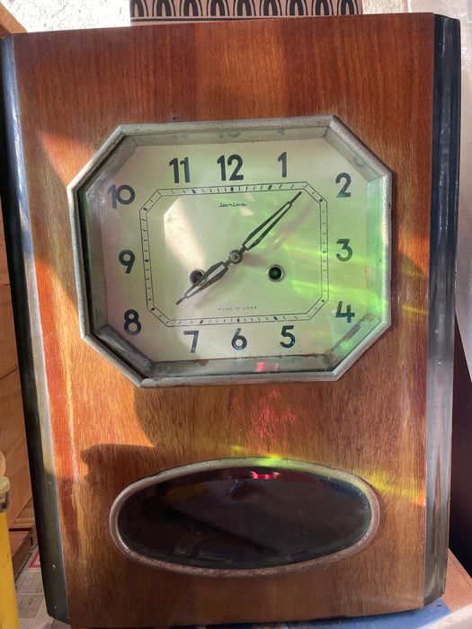 Стар часовник 40 лв.