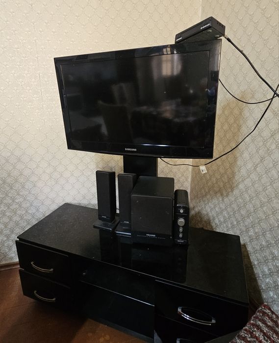 Продаётся подставка с телевизором не дорого