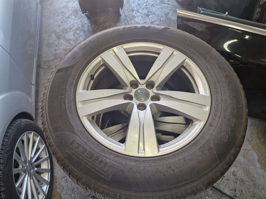 Гуми с Джанти за Audi Q7 255/60 R18 Pirelli