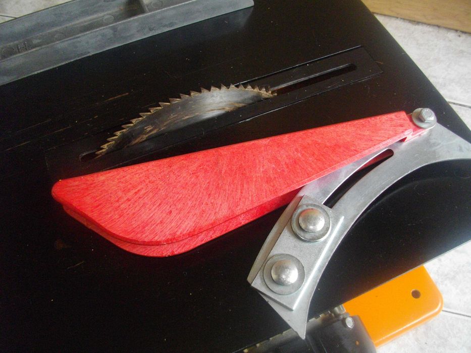 HANNING 700W 3,2A електрически немски настолен циркуляр професионален