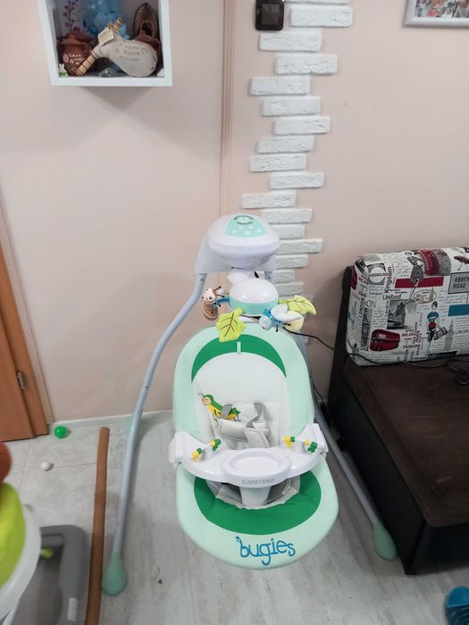 Като нова Електрическа люлка-шезлонг Caretero Bugies до12кг.в гаранция