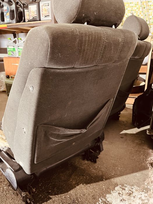 Пара передних сидений BMW E34