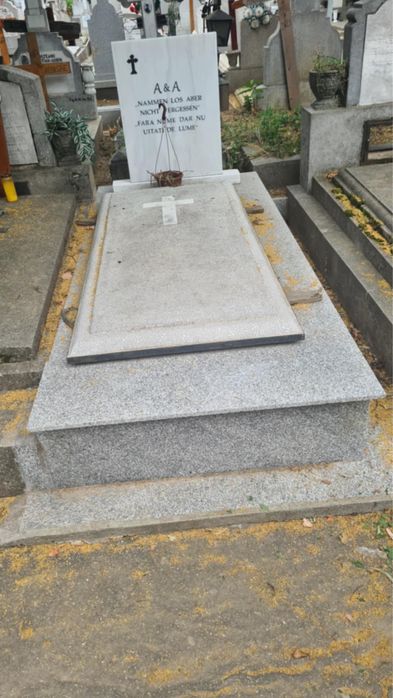 Loc de veci in cimitirul reinvierea