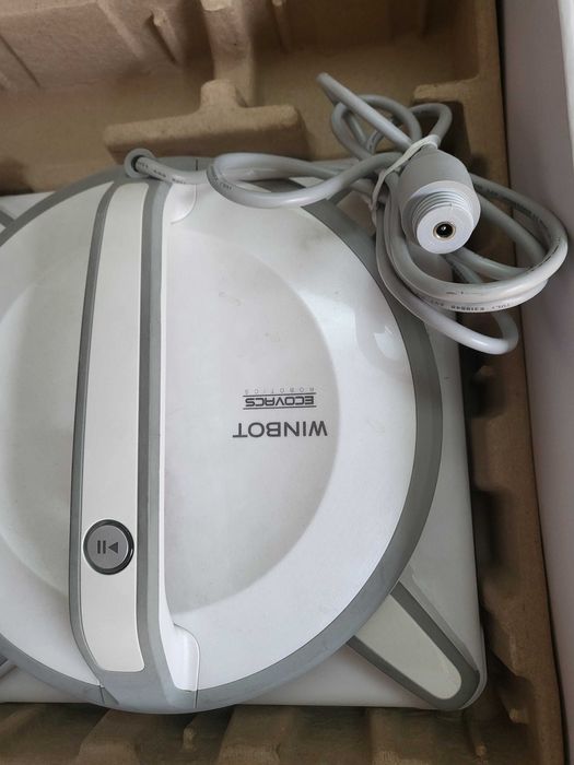 Robot de curatat geamuri  Winbot 9