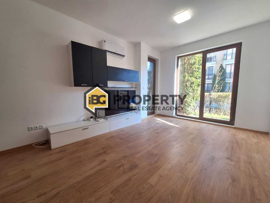 Двустаен апартамент с веранда в град Бяла