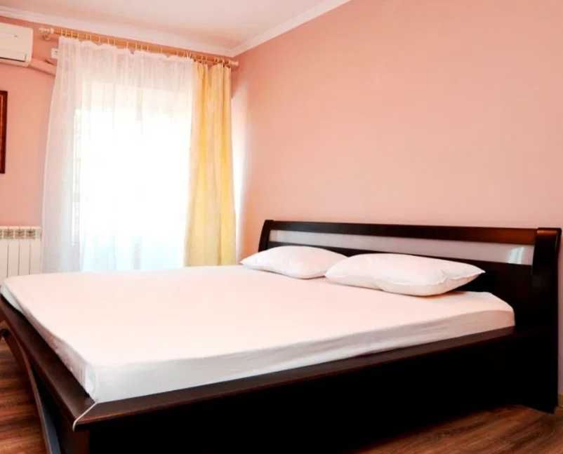 Дава се под наем Тристаен апартамент в Пловдив, Младежки Хълм - 90 кв.м за 433.5 € - Снимка #2