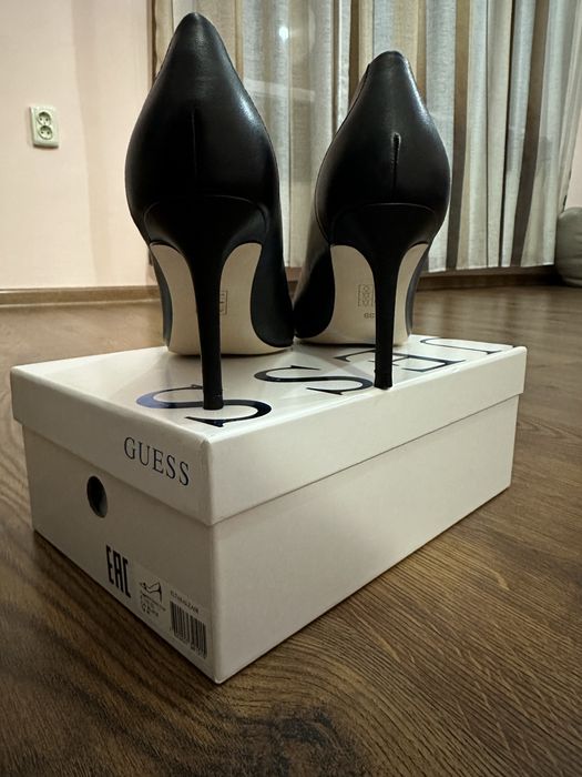 GUESS дамски обувки