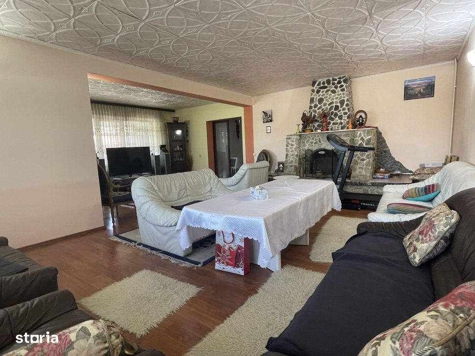 Casa 8 camere– Savinesti