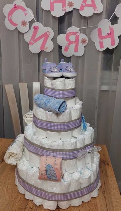 Торта от памперси /подарък за погача, бебешко парти/