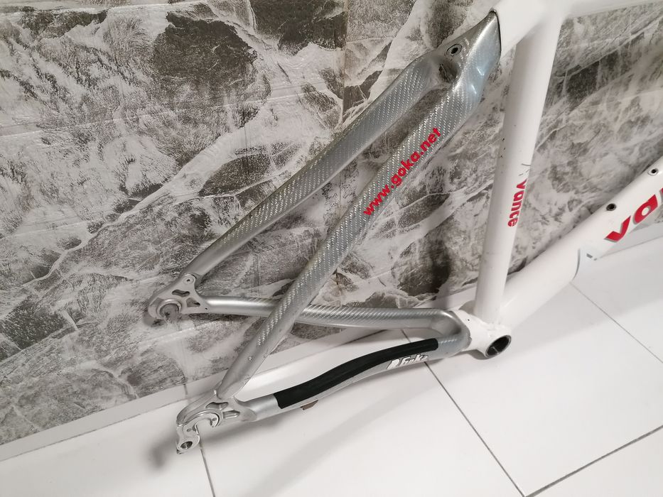 GOKA Avance шосейна рамка