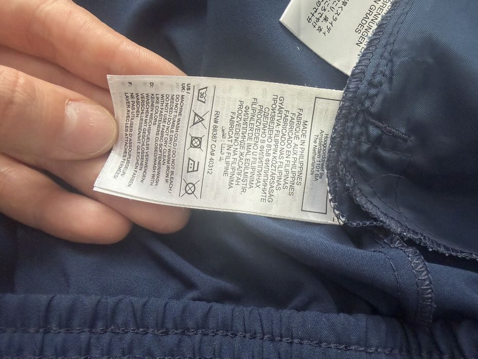Продам спортивный костюм