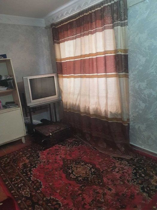 Sharq bozor orqasinda 2 xonali kvartira