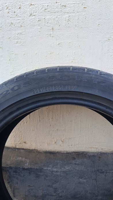 Продам летнюю резину Pirelli 205/50/17