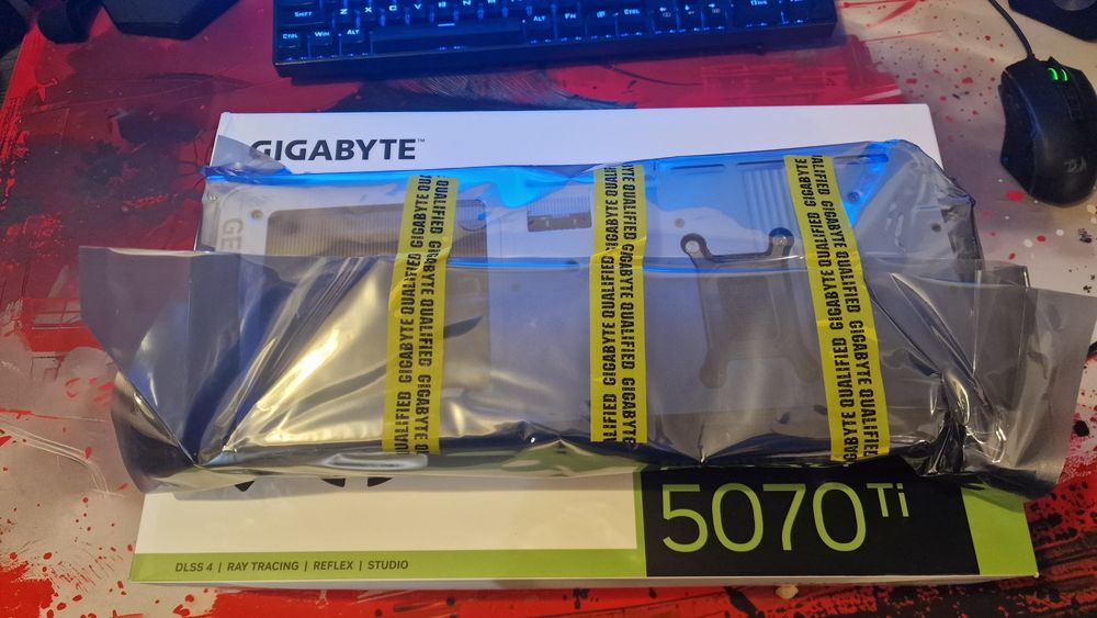 GIGABYTE GeForce RTX 5070 Ti Aero OC 16GB