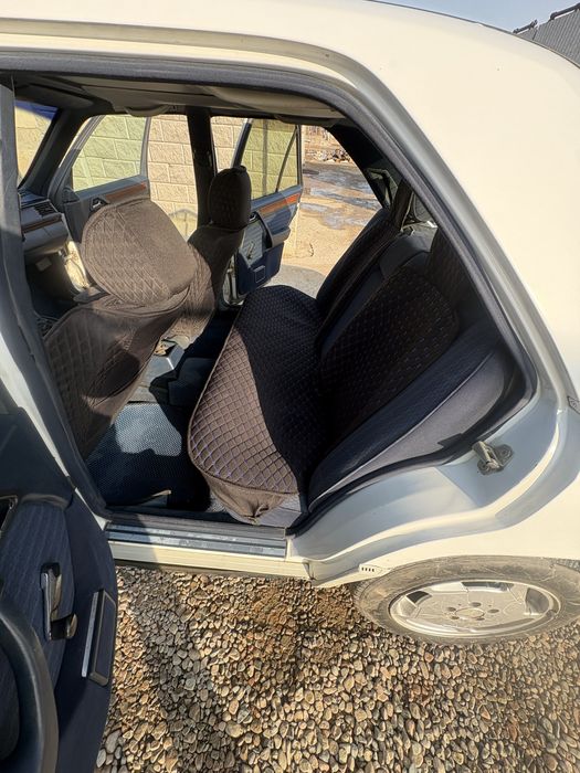 Мерседес  E 200