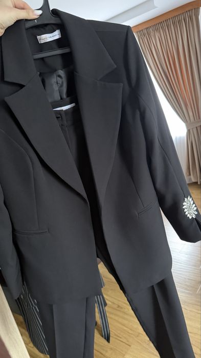 Costum negru elegant dama