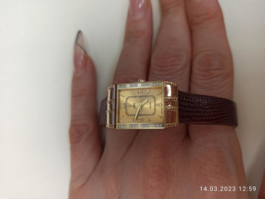 Золотые часы Яшма