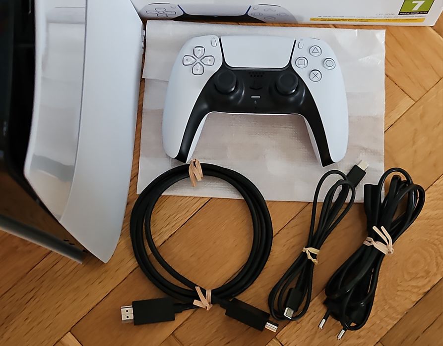 НОВ Playstation 5 SLIM DIGITAL Плейстейшън слим конзола PS5 джойстик