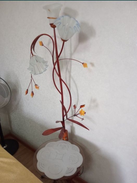 Продам     торшер