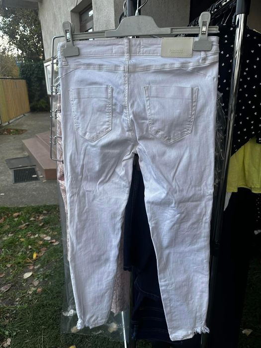 Blugi dama albi Stradivarius marimea 38