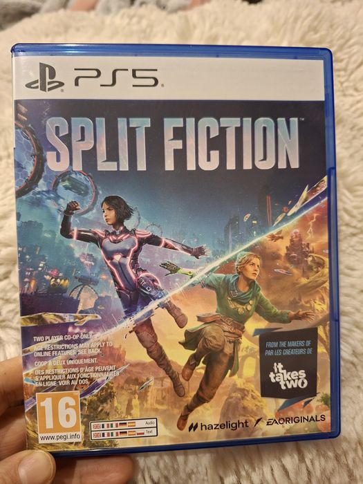 Игра за PS5 Split Fiction
