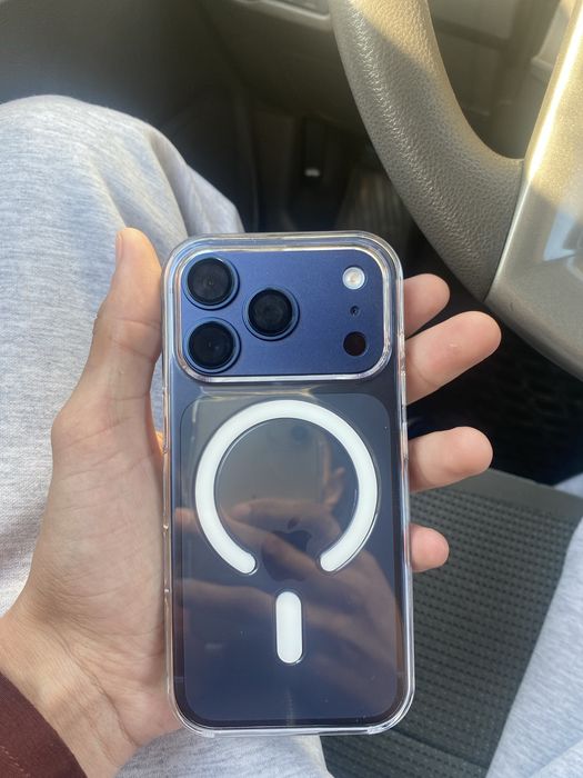 Iphone 17 pro Deep Blue