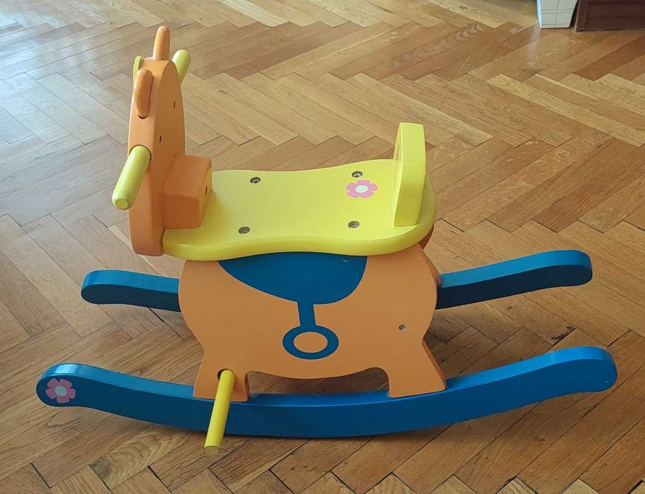 Детско дървено конче
