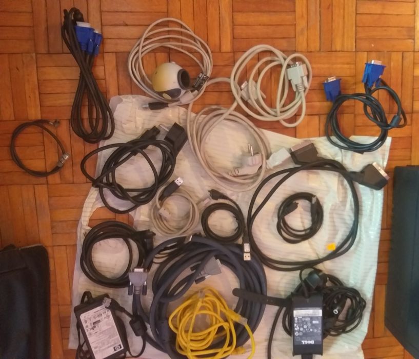 Cabluri de laptop,internet, tv,telefon.